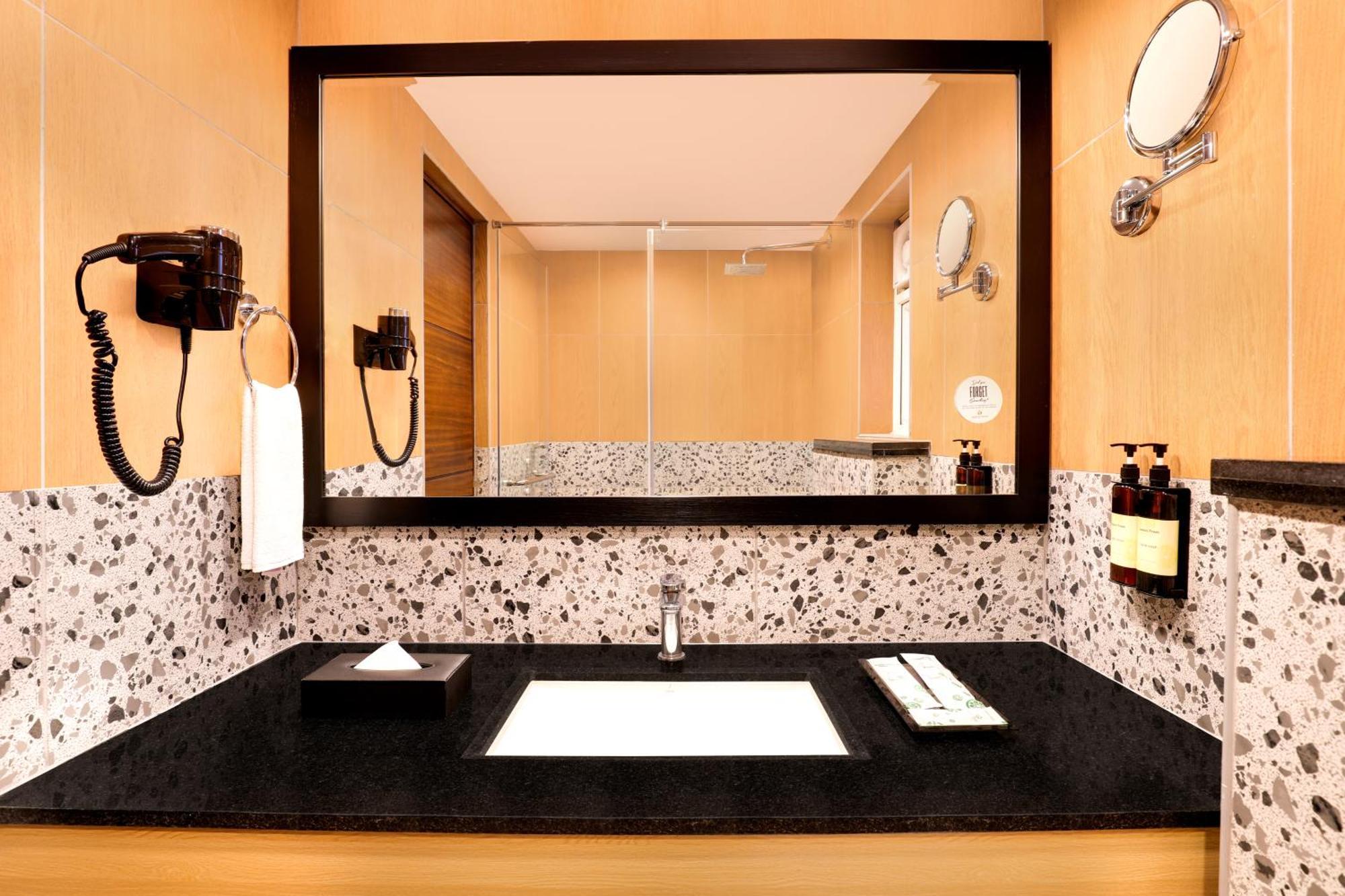 Lemon Tree Suites, Whitefield, Bengaluru Kültér fotó